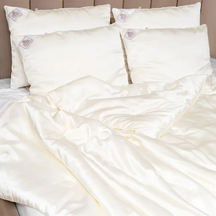 GRASS GREAT SILK / ГРЕЙСИЛ 50x68 Подушка шелковая мягкая G-94111